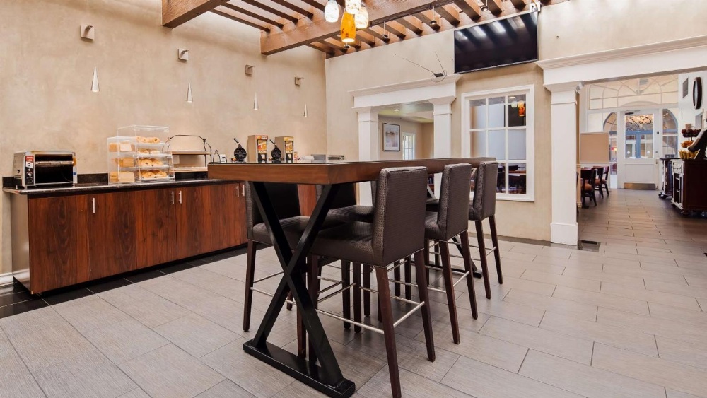 Best Western Plus Newport Mesa Inn