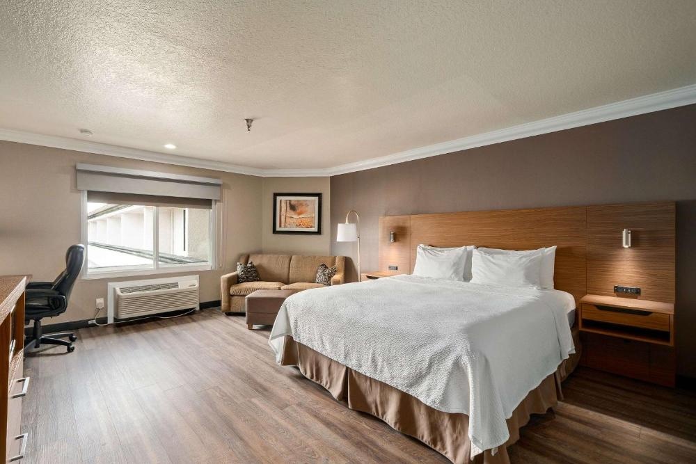 Best Western Plus Newport Mesa Inn